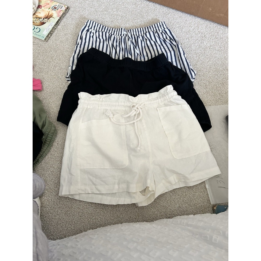 3 Pair Of Universal threads Women's Shorts Size Medium